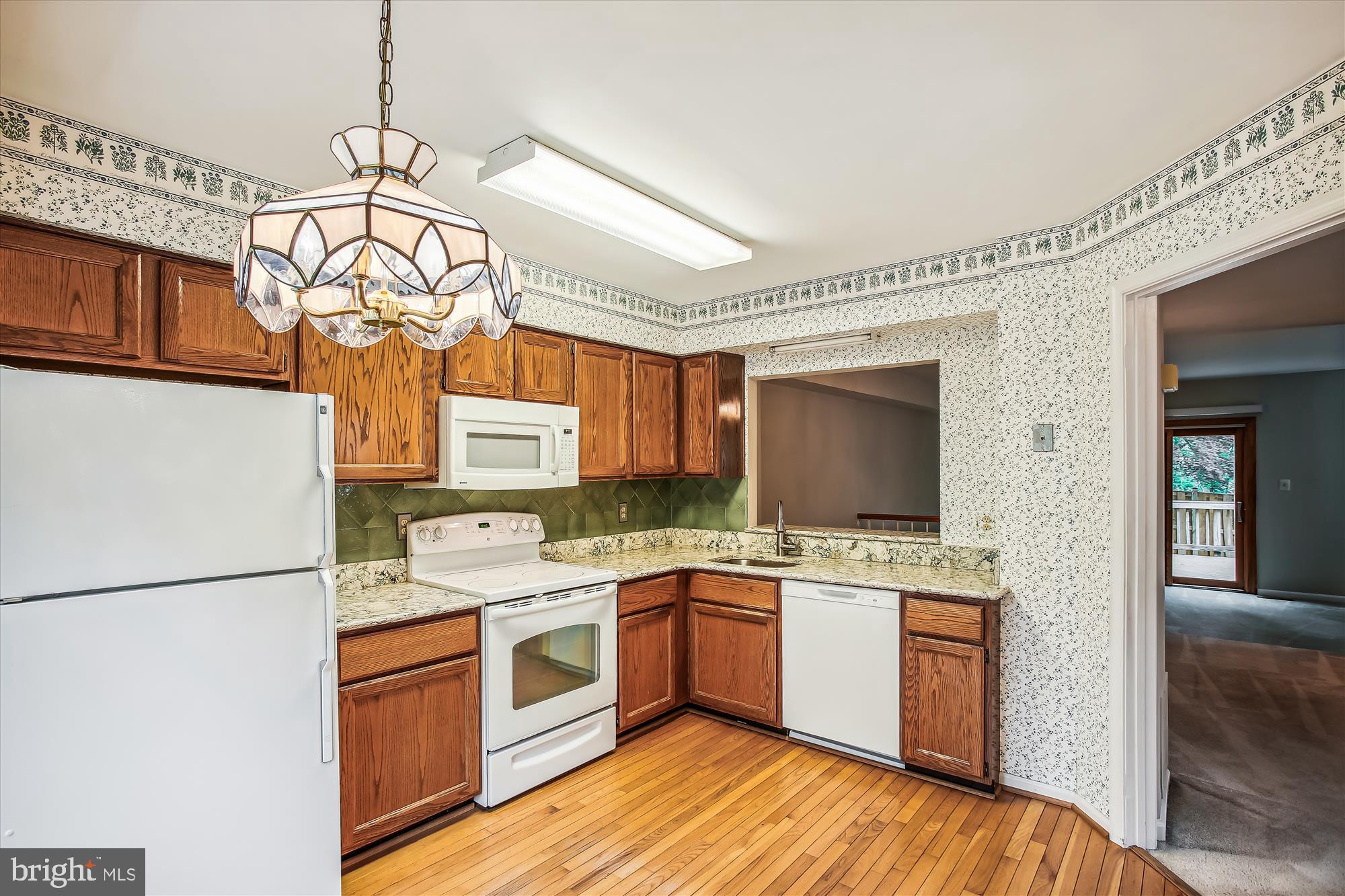 8493 Springfield Oaks Drive Springfield, VA 22153 - Photo 17 of 36 Kitchen