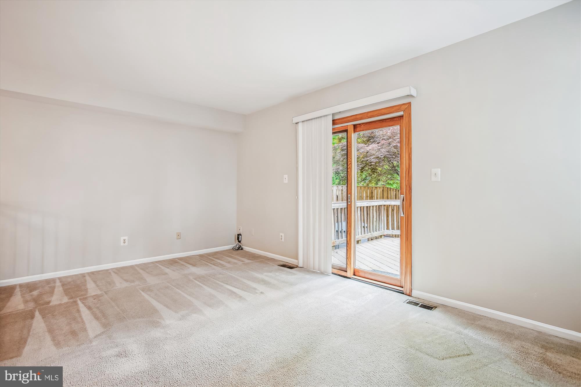8493 Springfield Oaks Drive Springfield, VA 22153 - Photo 21 of 36 Living Room