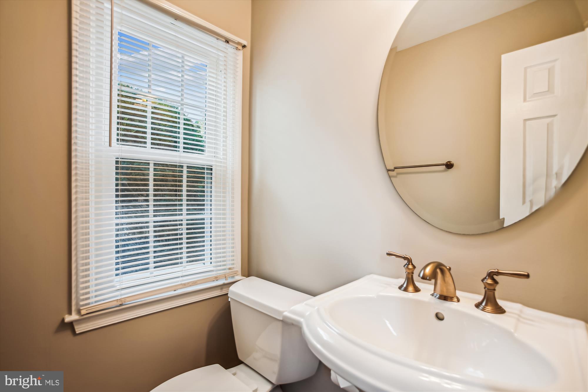 8493 Springfield Oaks Drive Springfield, VA 22153 - Photo 23 of 36 Powder Room