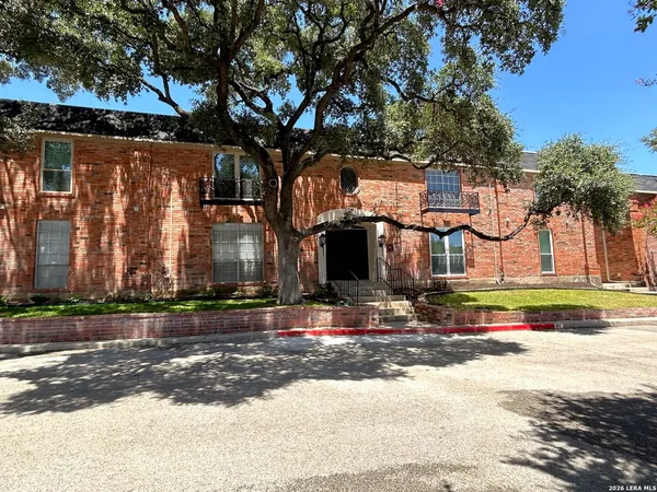 $1,795 | 7500 Callaghan, Unit 350, San Antonio, TX 78229