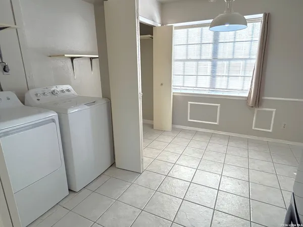 $1,795 | 7500 Callaghan, Unit 350, San Antonio, TX 78229