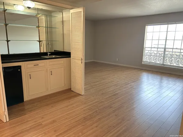 $1,795 | 7500 Callaghan, Unit 350, San Antonio, TX 78229