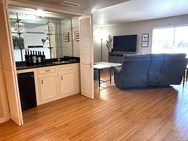 $1,795 | 7500 Callaghan, Unit 350, San Antonio, TX 78229