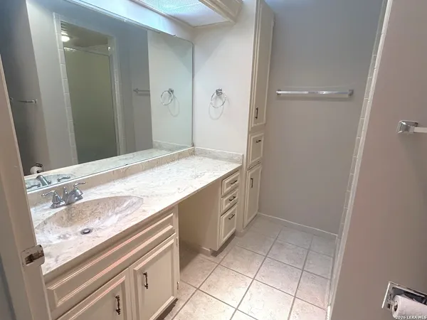 $1,795 | 7500 Callaghan, Unit 350, San Antonio, TX 78229