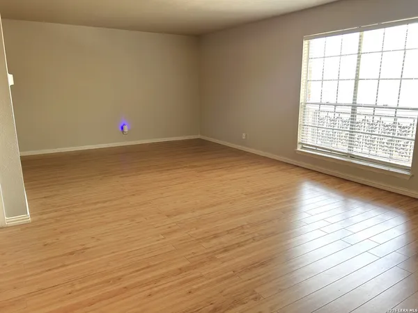 $1,795 | 7500 Callaghan, Unit 350, San Antonio, TX 78229