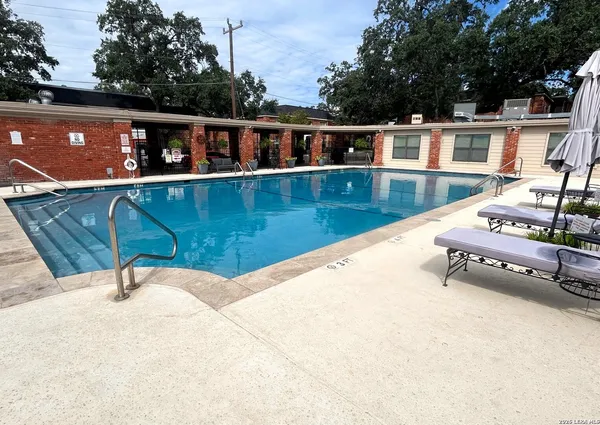 $1,795 | 7500 Callaghan, Unit 350, San Antonio, TX 78229