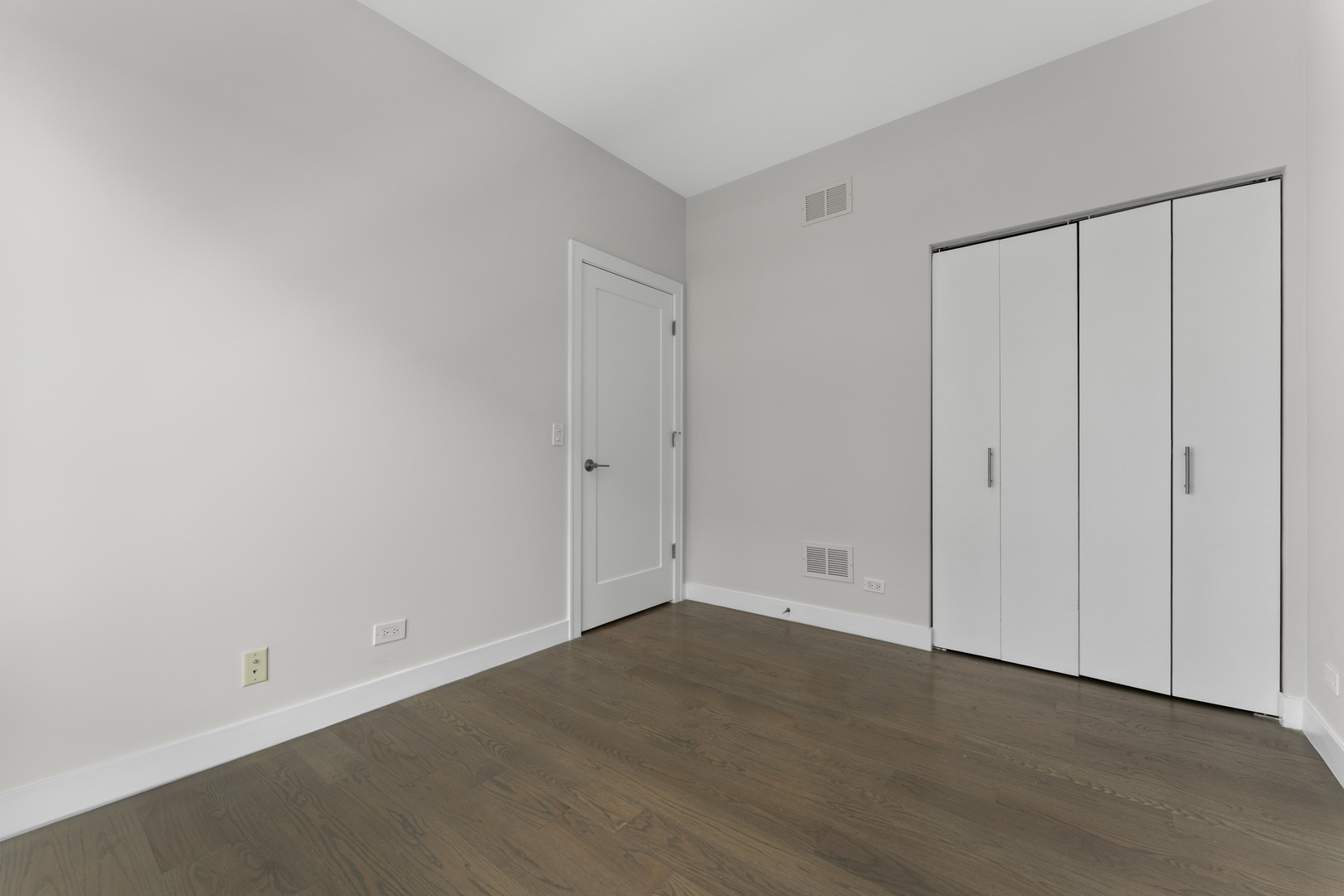1555 North Talman Avenue, Unit 3F Chicago, IL 60622 - Photo 15 of 37 a view of an empty room