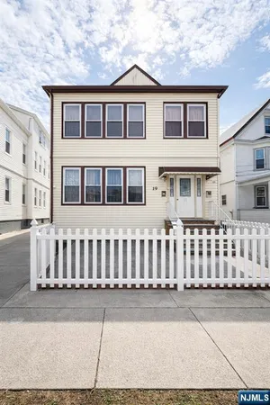 $2,700 | 19 Burgess Place, Unit 2, Passaic, NJ 07055