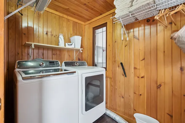$237,500 | 201 Point Anne Lane, McGregor, IA 52157
