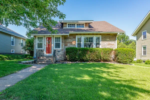 $197,500 | 2124 Highland Avenue, Davenport, IA 52803