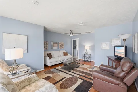 $299,000 | 9522 Hammerly Boulevard, Houston, TX 77080
