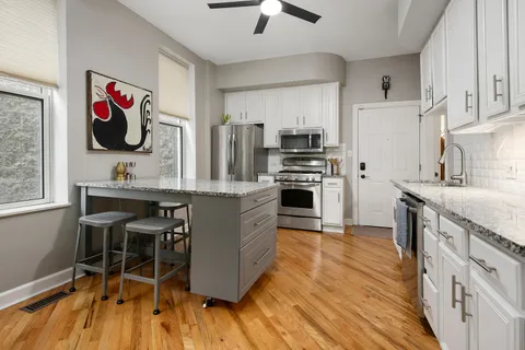 $395,000 | 1734 West Ohio Street, Unit 1S, Chicago, IL 60622