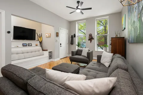 $395,000 | 1734 West Ohio Street, Unit 1S, Chicago, IL 60622