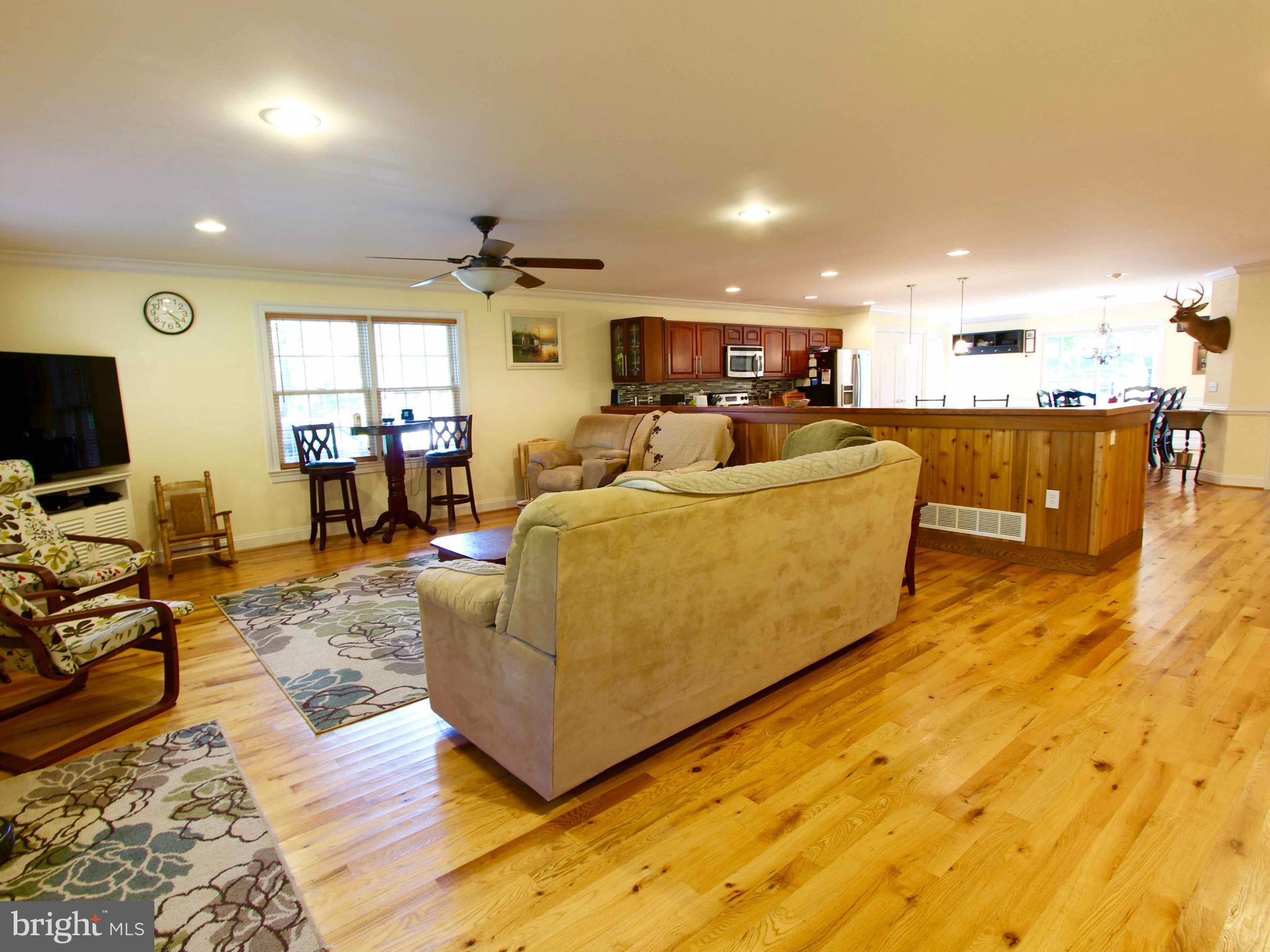 110 Rebel Road Grasonville, MD 21638 - Photo 7 of 30 Living Room