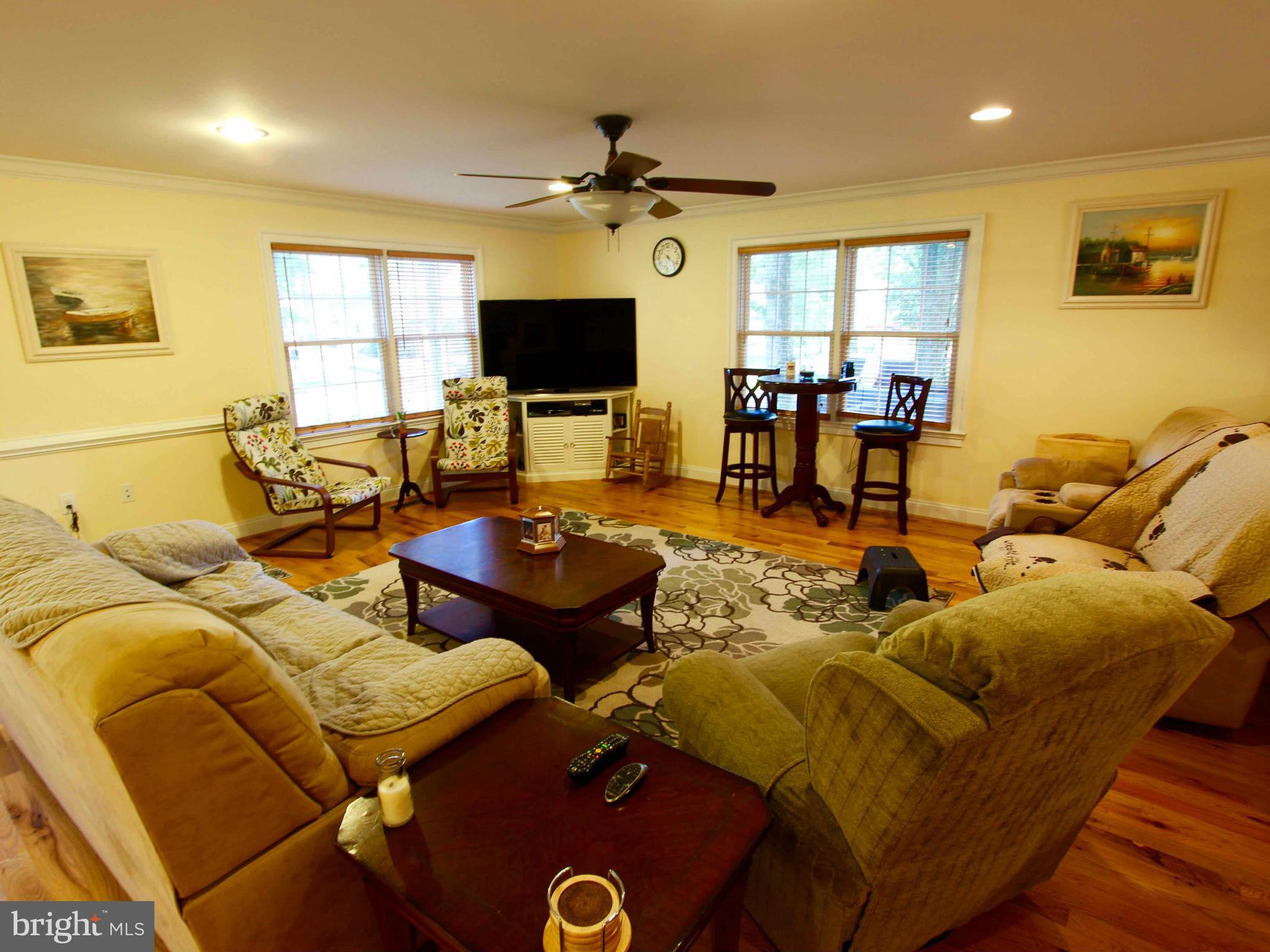 110 Rebel Road Grasonville, MD 21638 - Photo 9 of 30 Living Room