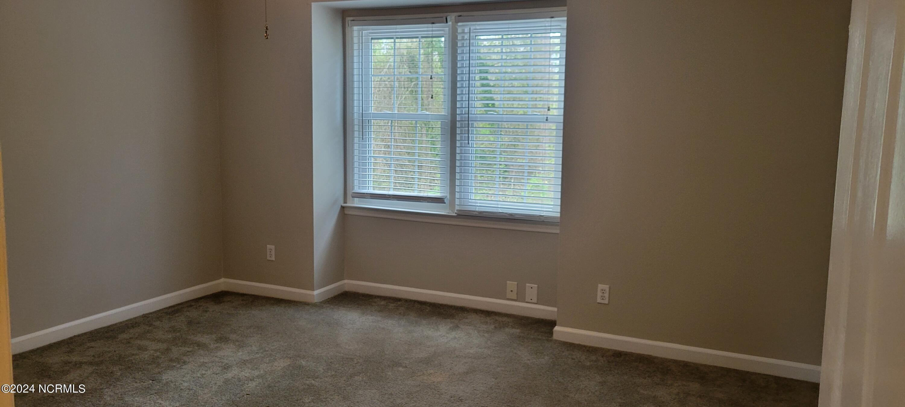 6000 River Road, Unit 32 Washington, NC 27889 - Photo 20 of 33 MASTER BEDROOM 2ND FLOOR