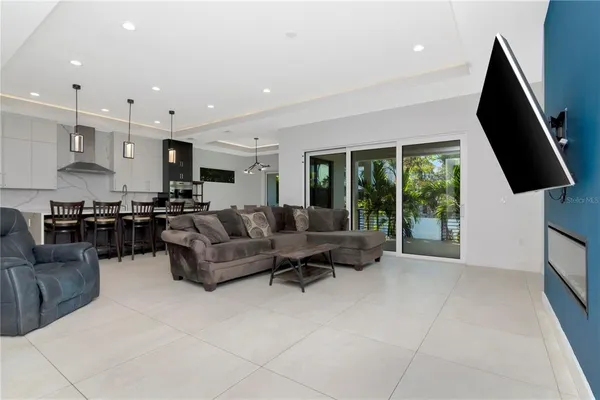 $13,000 | 4604 West Lowell Avenue, Tampa, FL 33629