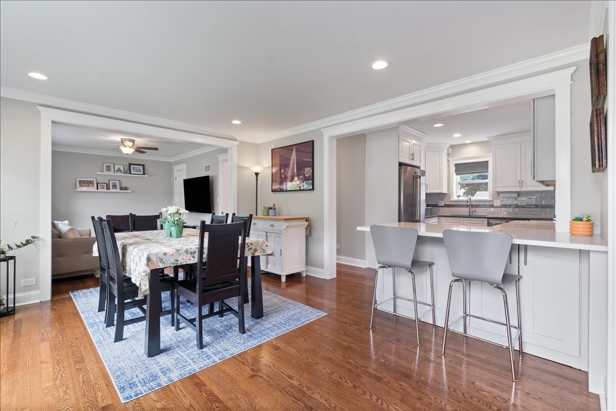 201 North Maple Street Mount Prospect, IL 60056 - Photo 2 of 26