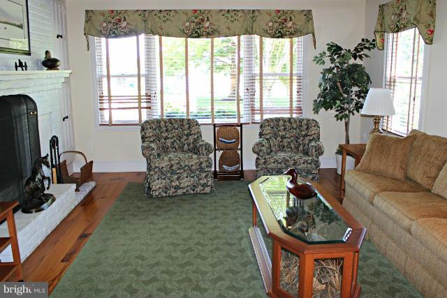27400 Chloras Point Road Trappe, MD 21673 - Photo 4 of 25 Den