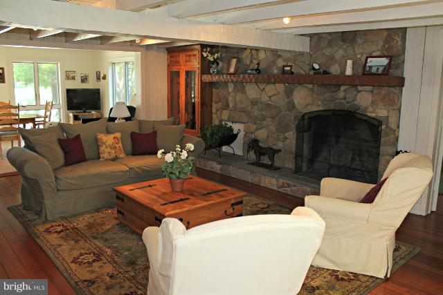 27400 Chloras Point Road Trappe, MD 21673 - Photo 10 of 25 Family Room