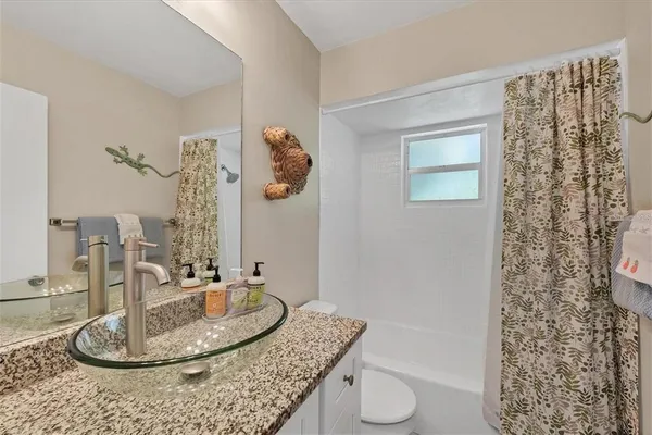 $12,600 | 301 Avenida Madera, Unit A, Sarasota, FL 34242