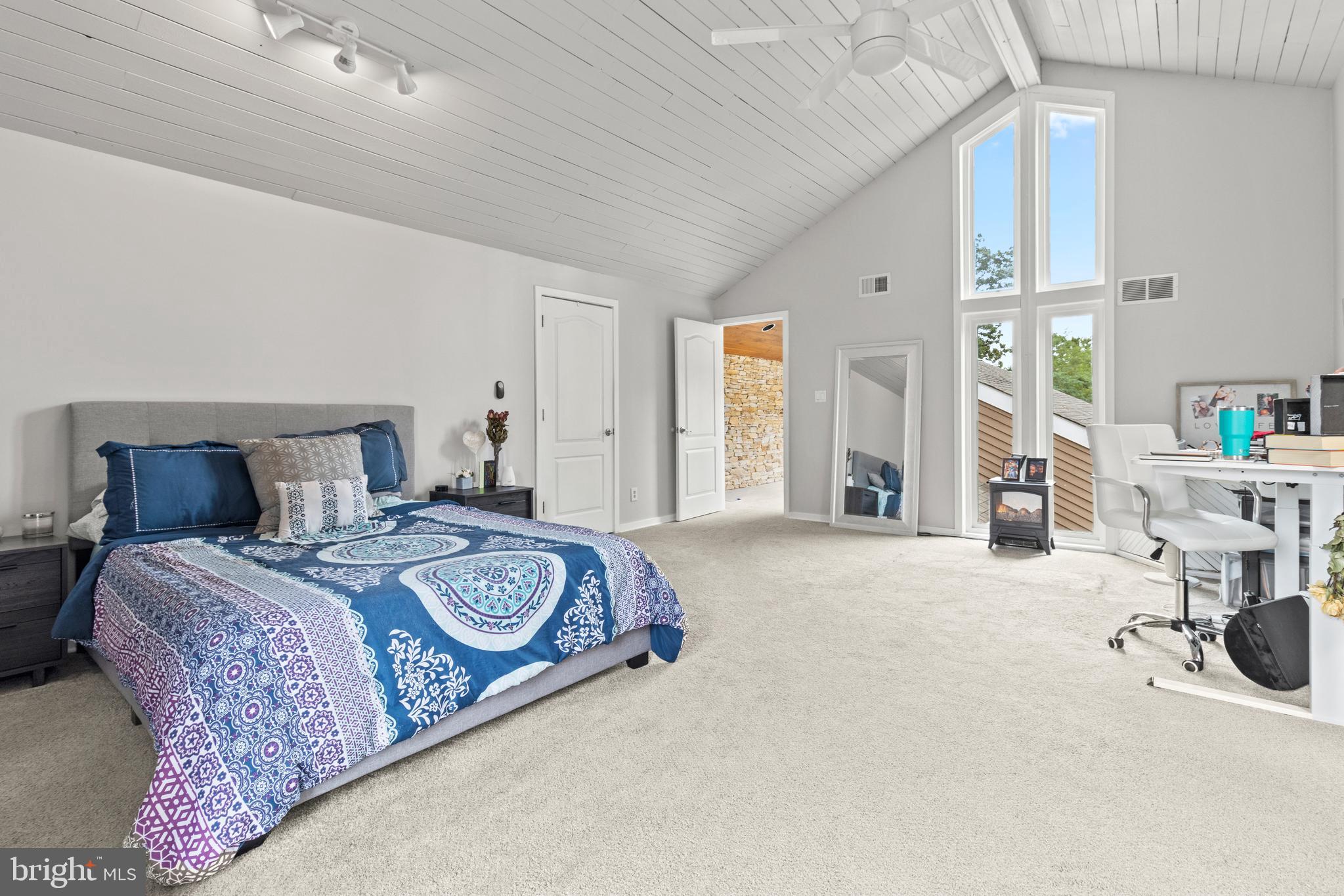 517 Broadwater Road Arnold, MD 21012 - Photo 11 of 23 Owner's bedroom suite