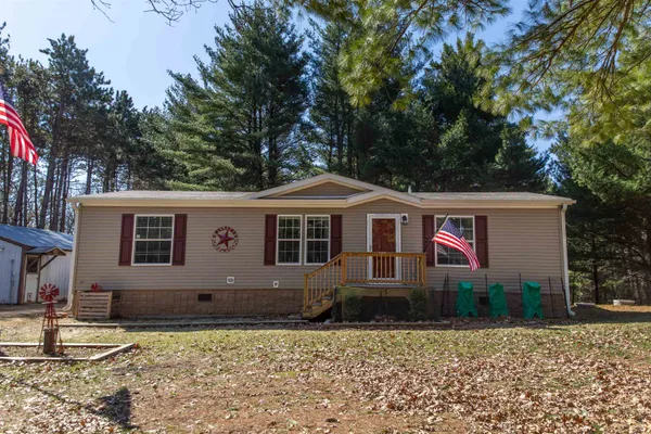 $300,000 | W8179 Eagle Drive, Oxford, WI 53952