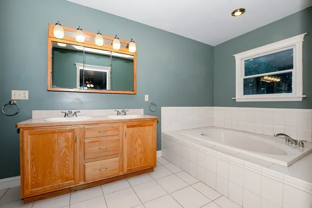 $799,900 | 850 Main Street, Wareham, MA 02576