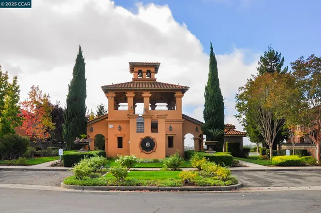 a view of a basketball court