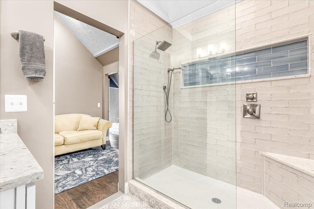 5155 Inkster Road Bloomfield Hills, MI 48302 - Photo 29 of 50 Primary Full Bathroom #1.