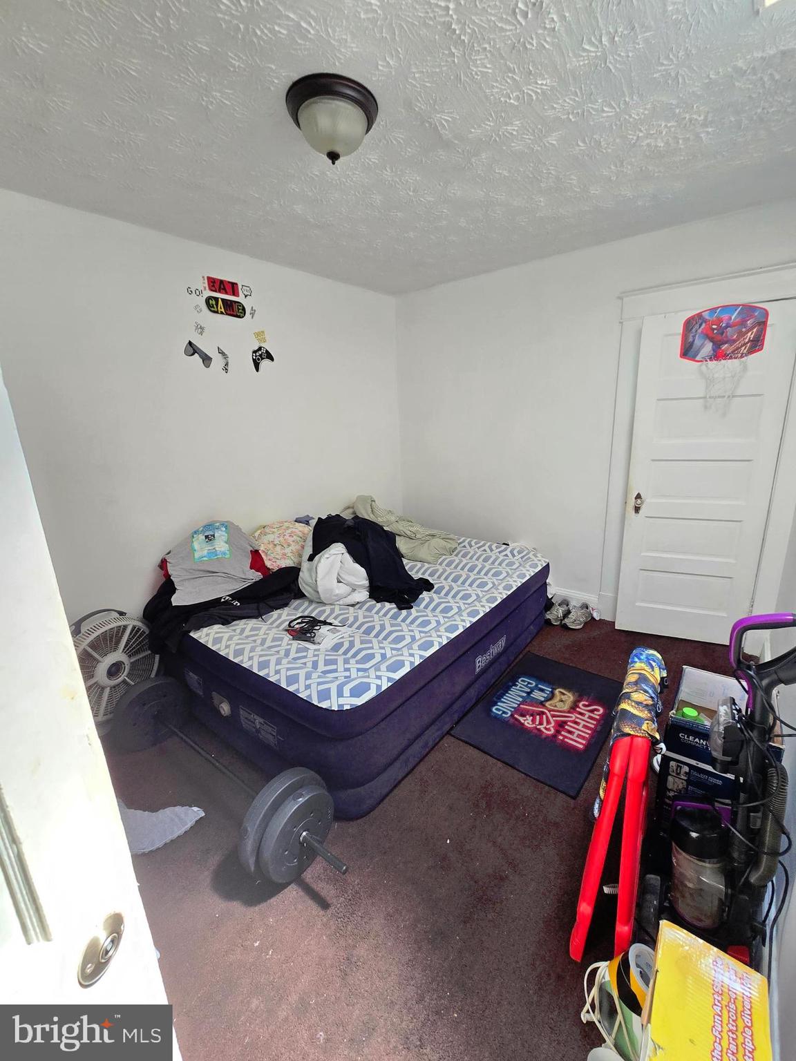 2809 Washington Boulevard Baltimore, MD 21230 - Photo 11 of 21 a living room with furniture