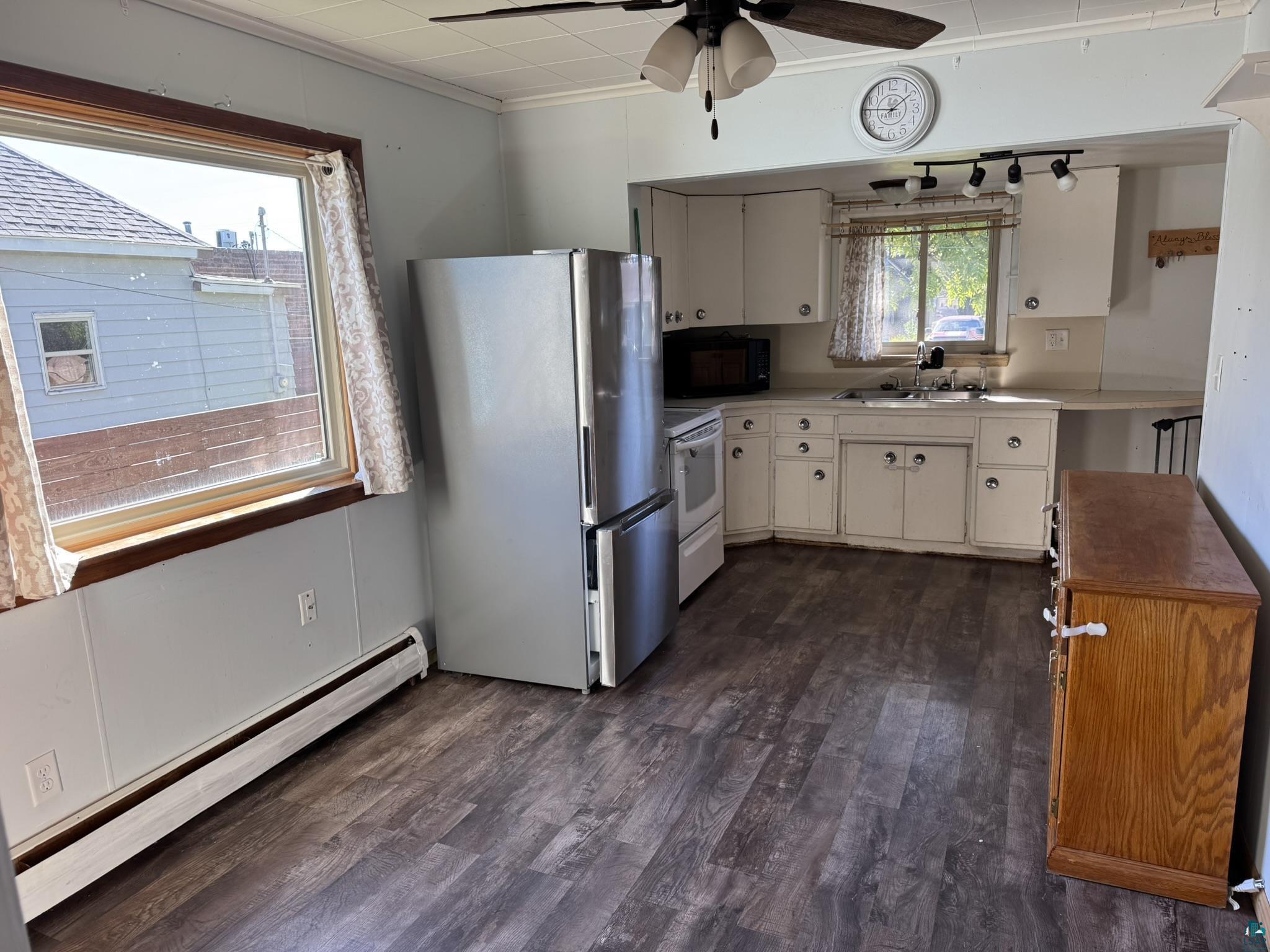 712 8th Avenue Two Harbors, MN 55616 - Photo 9 of 21