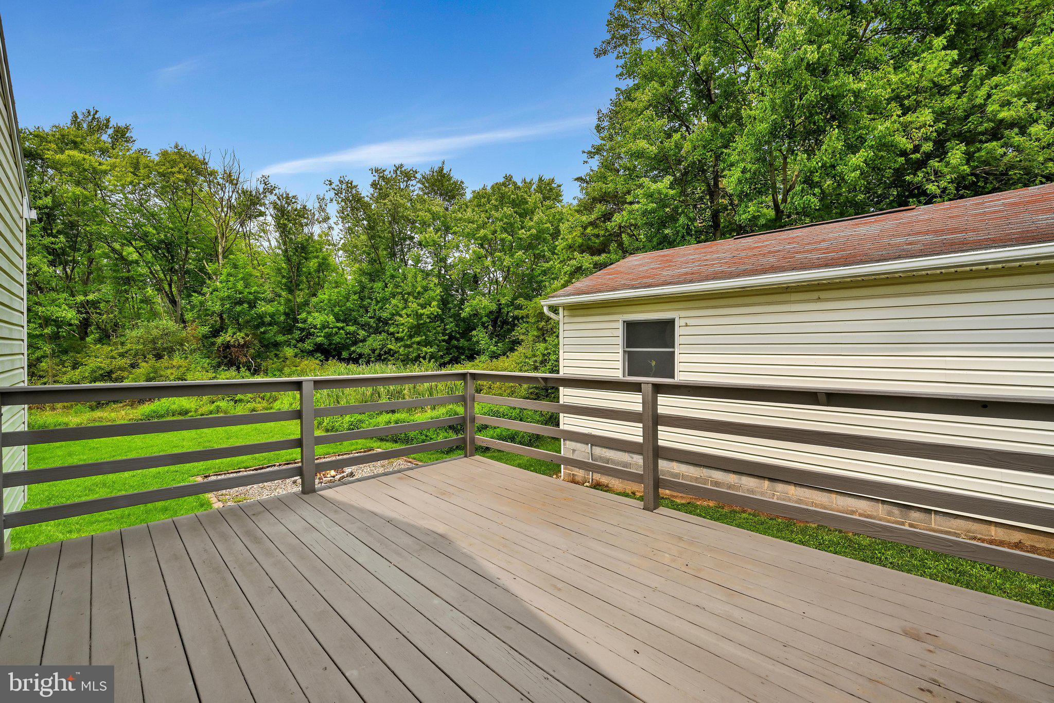 301 Grant Road Reinholds, PA 17569 - Photo 25 of 31 Deck