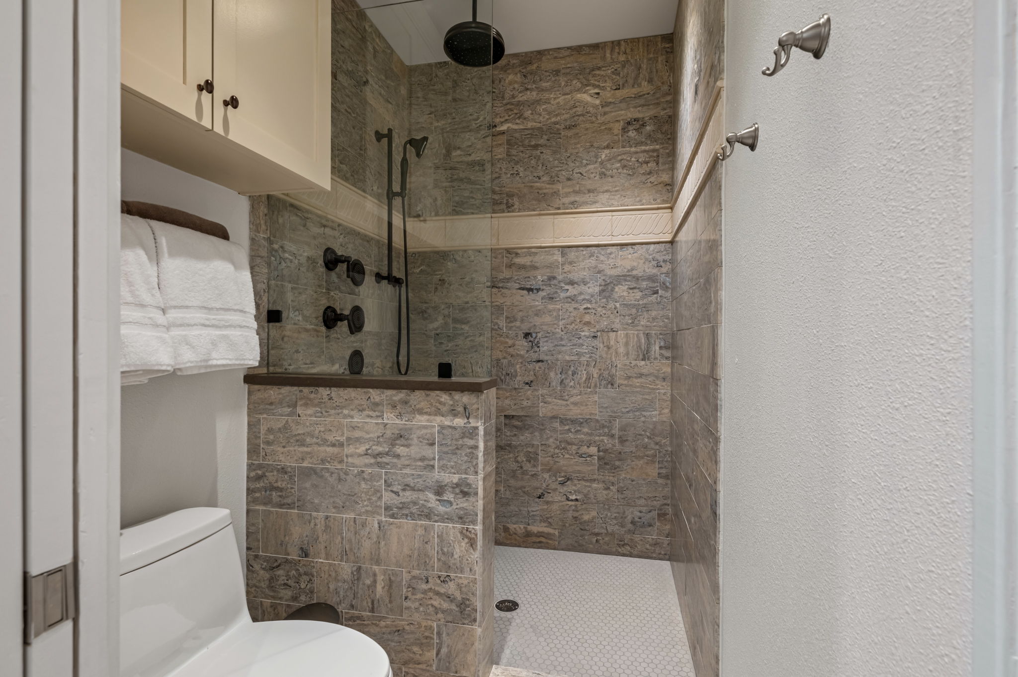 1231 Parkway, Unit 2 Austin, TX 78703 - Photo 30 of 40 Lovely tile work in first floor bath