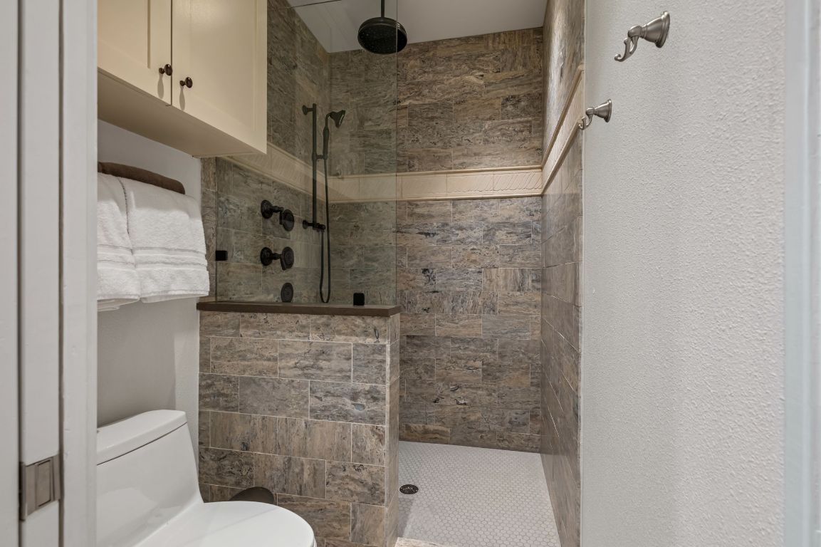 1231 Parkway, Unit 2 Austin, TX 78703 - Photo 30 of 40 Lovely tile work in first floor bath