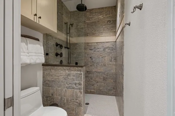 $2,100,000 | 1231 Parkway, Unit 2, Austin, TX 78703