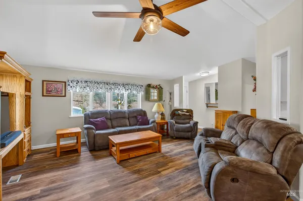 $379,000 | 450 Marion Street, Peck, ID 83545