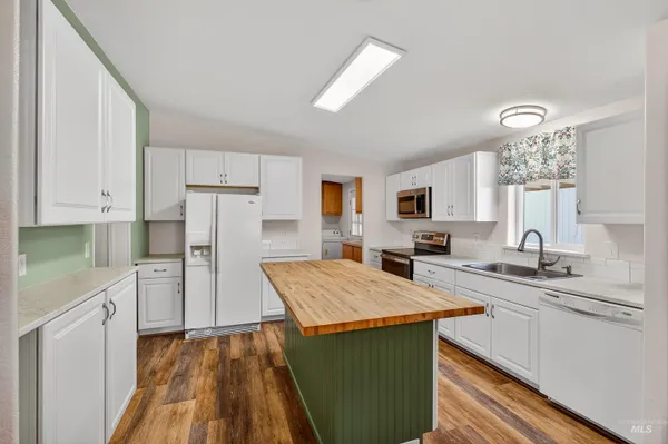 $379,000 | 450 Marion Street, Peck, ID 83545