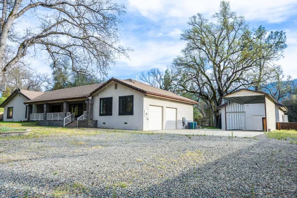 $629,800 | 45344 South Oakview Drive, Oakhurst, CA 93644