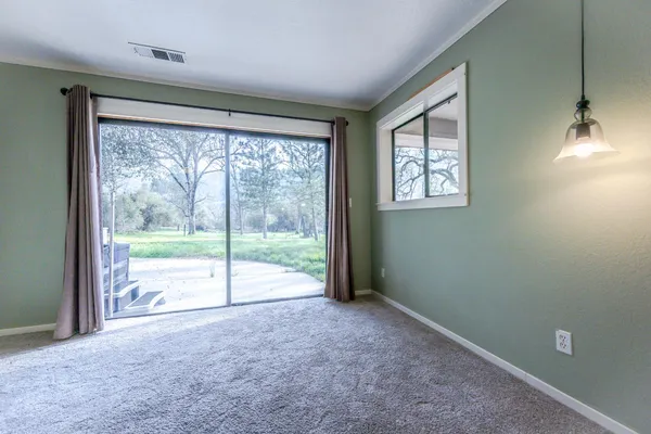 $629,800 | 45344 South Oakview Drive, Oakhurst, CA 93644