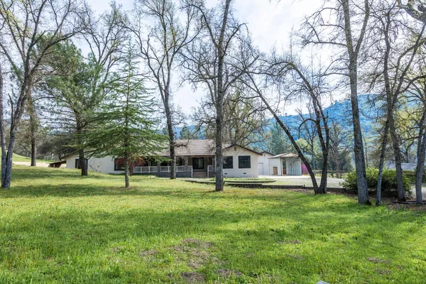 $629,800 | 45344 South Oakview Drive, Oakhurst, CA 93644