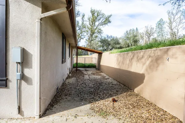 $629,800 | 45344 South Oakview Drive, Oakhurst, CA 93644