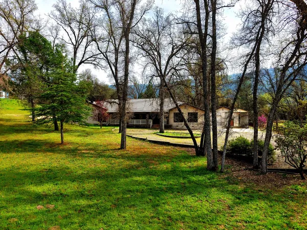 $629,800 | 45344 South Oakview Drive, Oakhurst, CA 93644