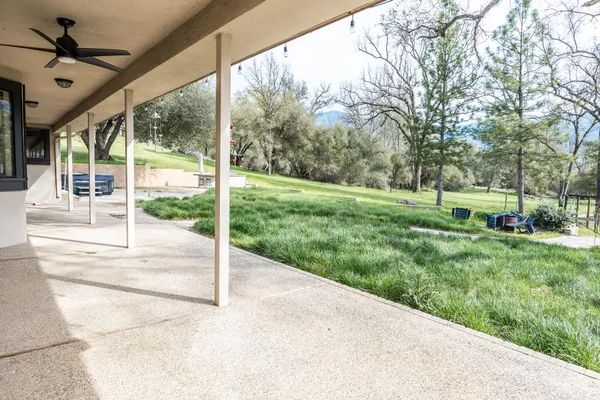 $629,800 | 45344 South Oakview Drive, Oakhurst, CA 93644
