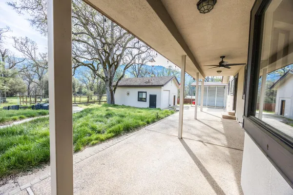 $629,800 | 45344 South Oakview Drive, Oakhurst, CA 93644