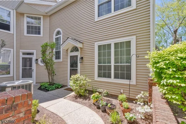 $3,275 | 14 Wood Duck Pond Road, Bedminster, NJ 07921