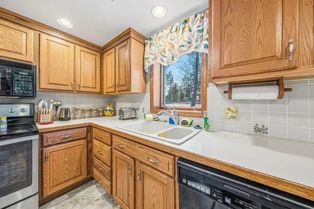 $424,900 | 19975 Merritt Avenue, Chippewa Lake, MI 49320