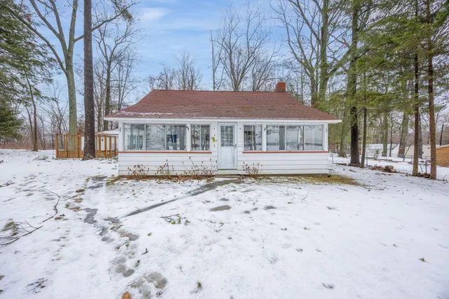 $424,900 | 19975 Merritt Avenue, Chippewa Lake, MI 49320