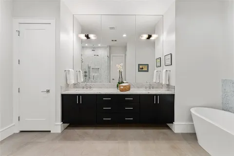 $997,500 | 917 Peden Street, Houston, TX 77006