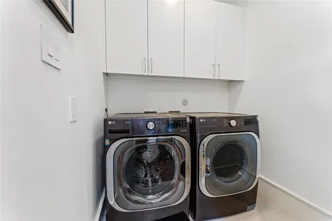 $997,500 | 917 Peden Street, Houston, TX 77006
